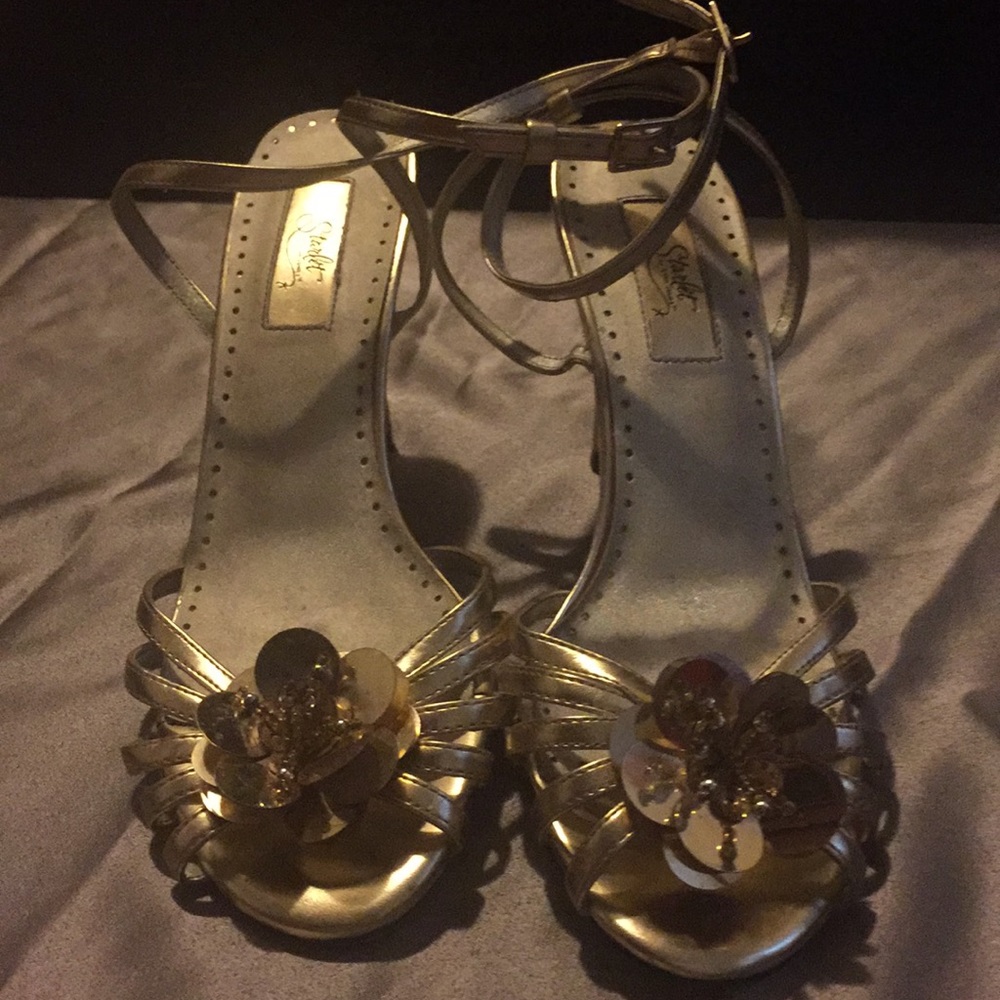 Gold heels Starlet